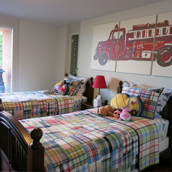 Pottery Barn Madras quilt - like NEW - Picture 1 of 3